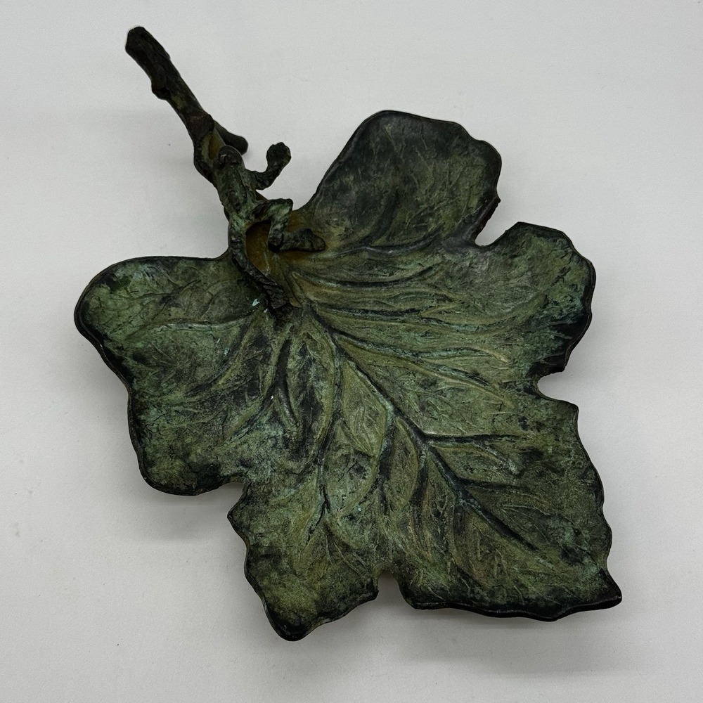 Vtg Green Faux Oxidized Brass? Metal Frog on Leaf Trinket Dish Bowl 10" Whimsy